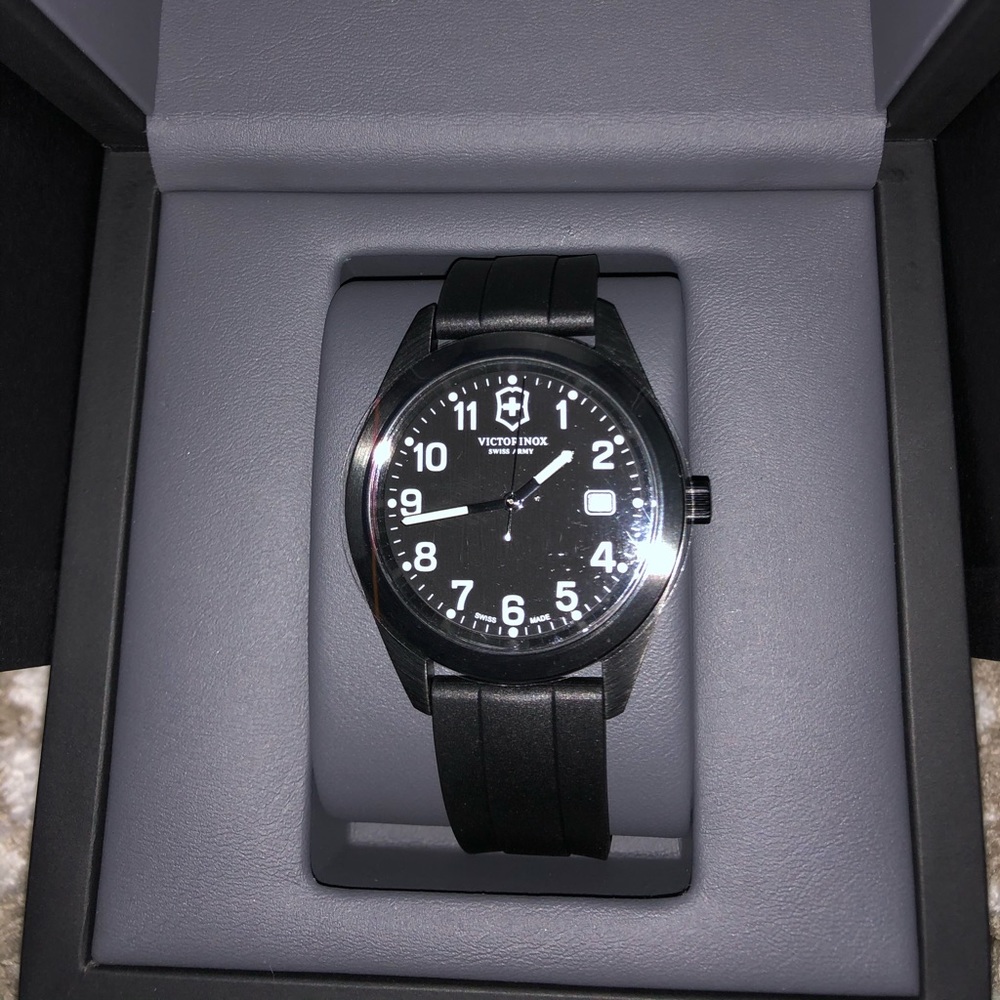 Vicrorinox Swiss Garrison Watch Black